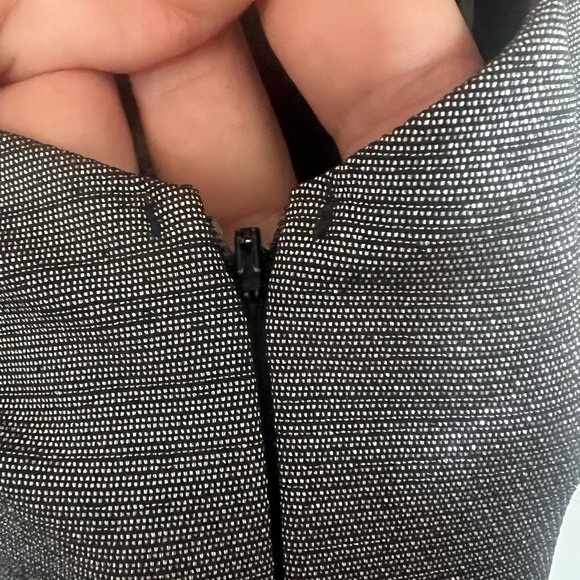 Beautiful never worn woman’s dress size 2 - Picture 5 of 5